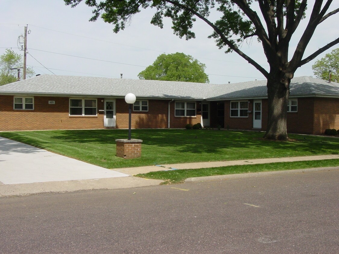 309 Lakeside Ave, Pekin, IL 61554 Apartments Pekin, IL