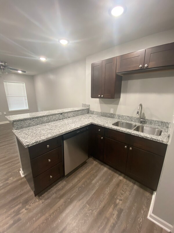 136 Duplantis St Unit A, Thibodaux, LA 70301 Room for Rent in