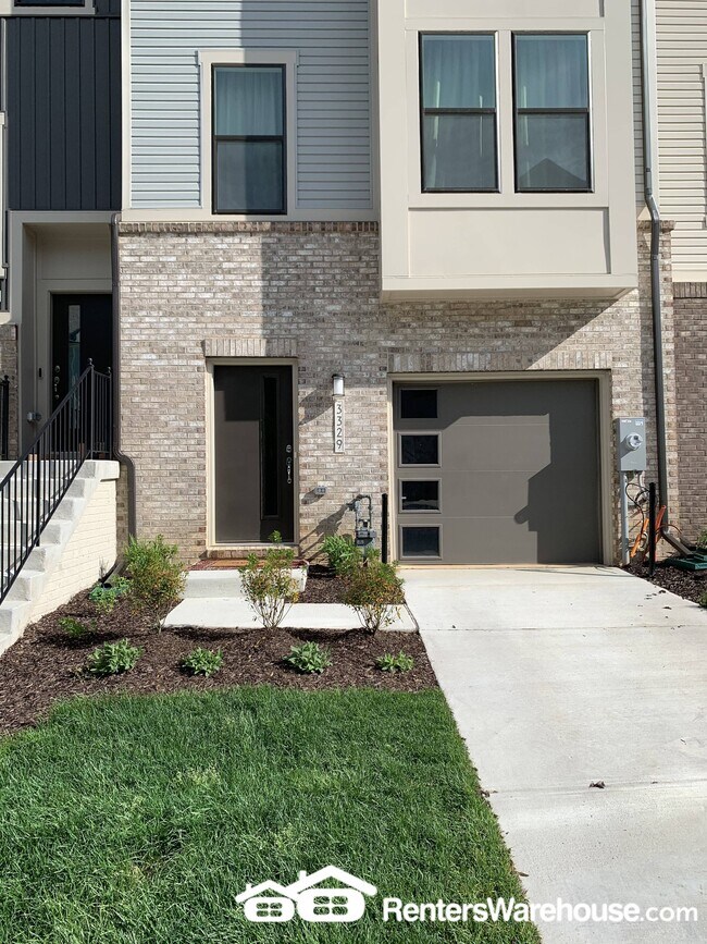 Foto del edificio - 3329 Pitch Pine Dr