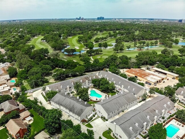 Foto del edificio - 306 Wilcrest Dr
