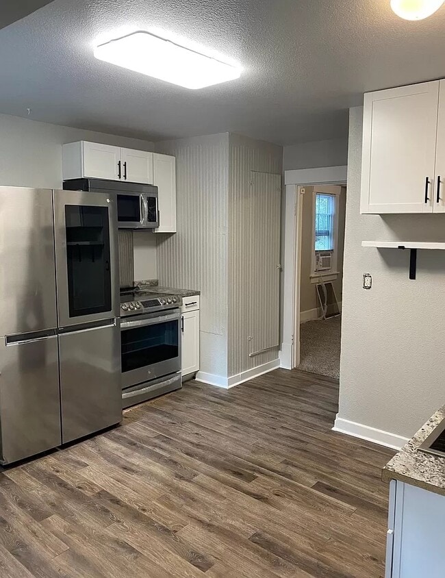 Kitchen Angle 2 - 1125 Manitou Ave