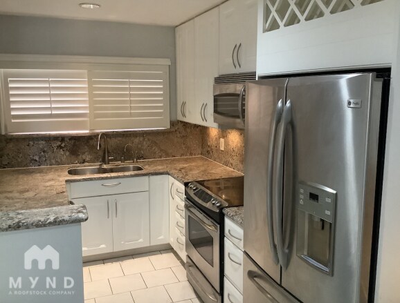 Foto principal - 2630 Torrey Pines Rd