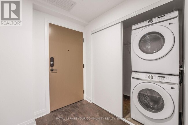 Photo du bâtiment - 4015 The Exchange