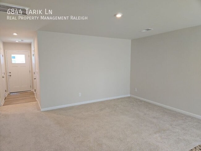 Building Photo - 6844 Tarik Ln
