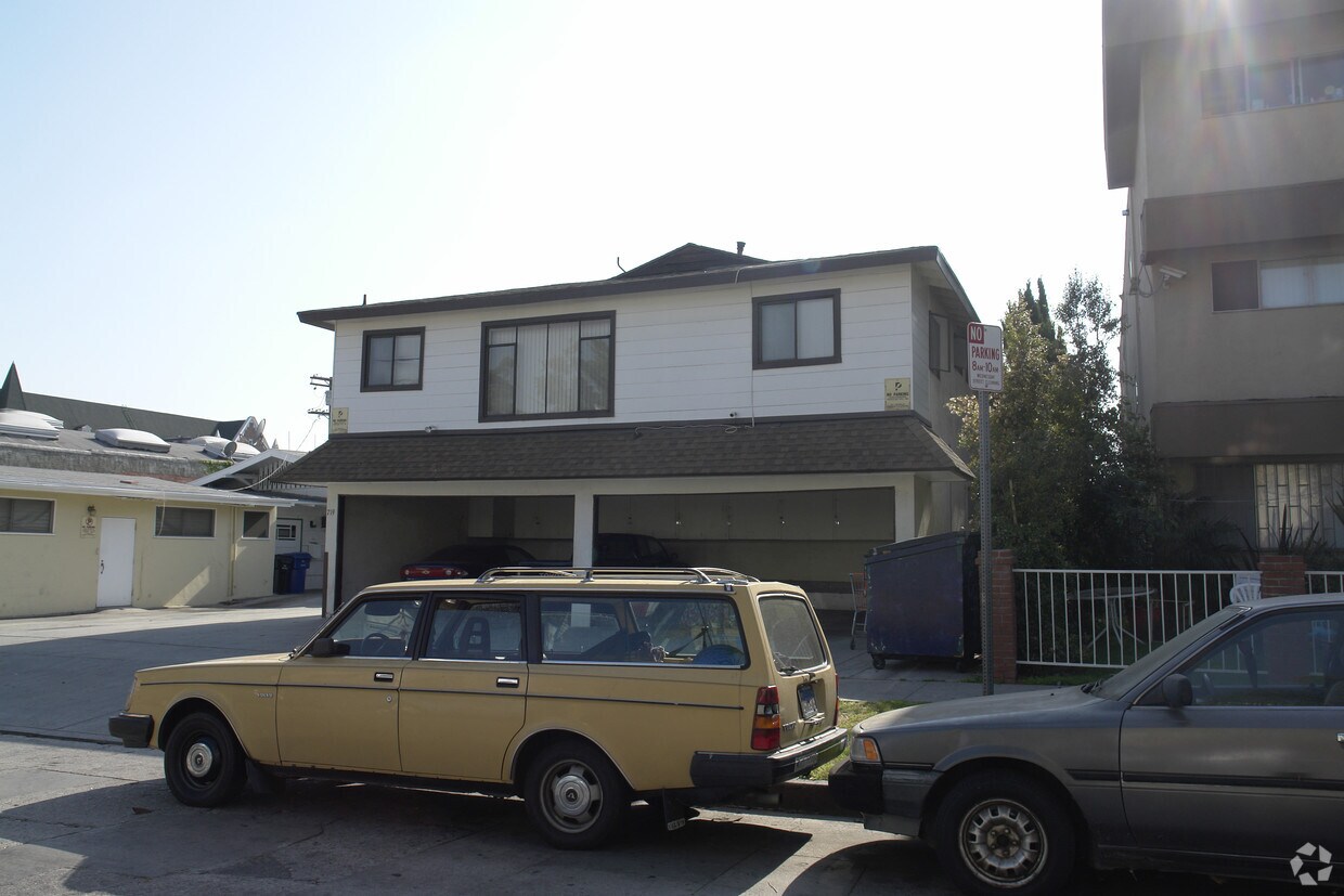 Building Photo - 719 N Gramercy Pl
