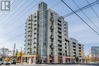 Building Photo - 3391 Bloor St W
