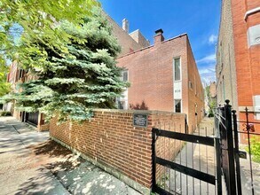 Building Photo - 806 S Loomis St