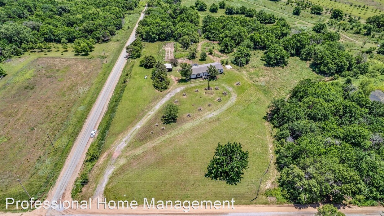 Primary Photo - 3 br, 2 bath House - 1494 N Creek Rd
