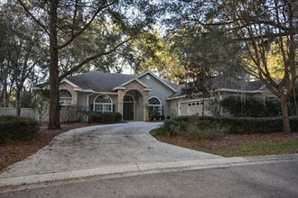 Building Photo - 2414 SW 98 Dr
