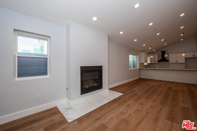 Foto del edificio - 2208 S Harcourt Ave