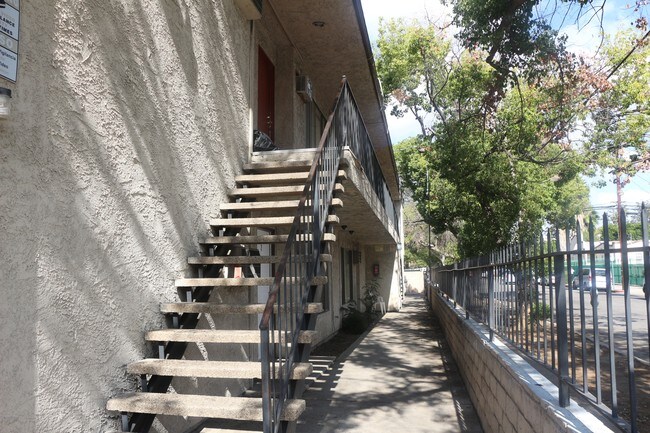 Building Photo - 14603 Gilmore St