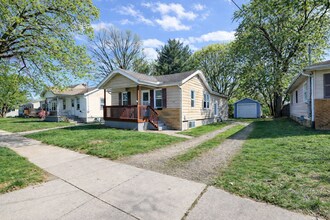 Building Photo - 894 Sutherland Ave
