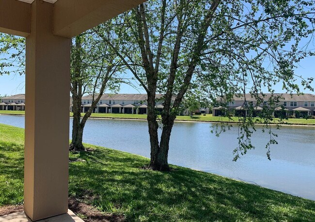 Foto del edificio - 12948 Spring Rain Rd