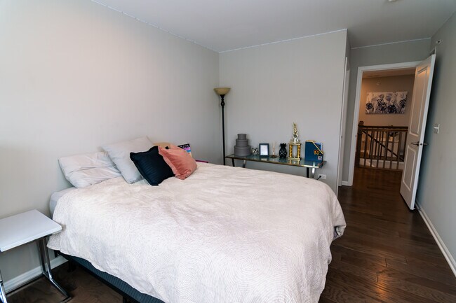 Foto del edificio - 3243 N Heritage Ln