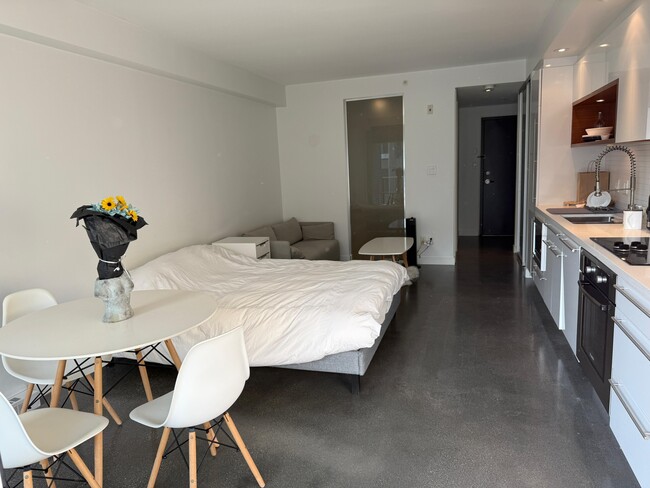 Photo du bâtiment - 256 E 2nd Ave