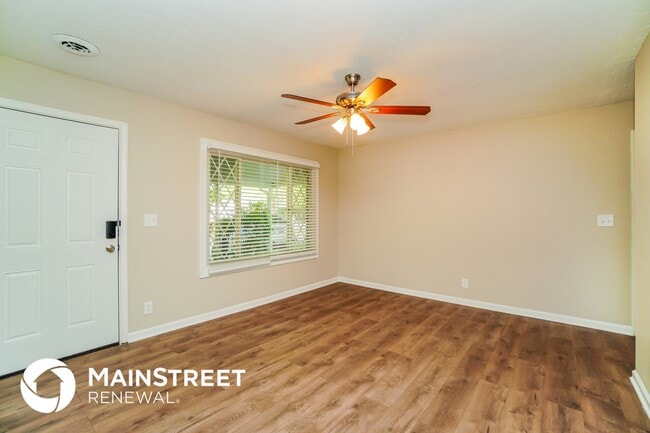 Building Photo - 200 Crestview Dr