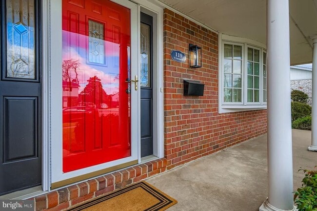 Building Photo - 119 E Padonia Rd