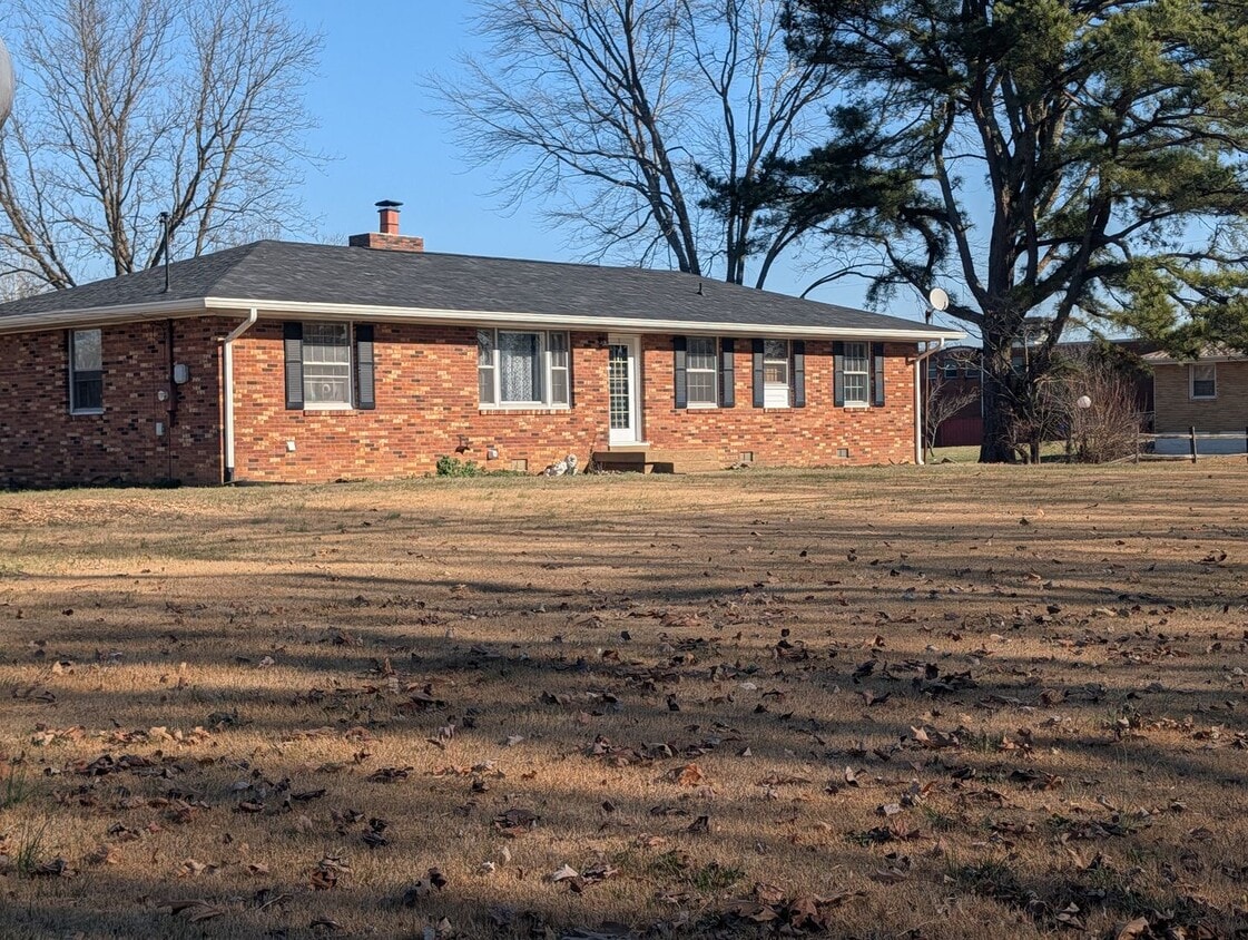 Coming Soon!!! Charming 3-Bedroom Ranch Close to Nashville! - Coming Soon!!! Charming 3-Bedroom Ranch Close to Nashville!