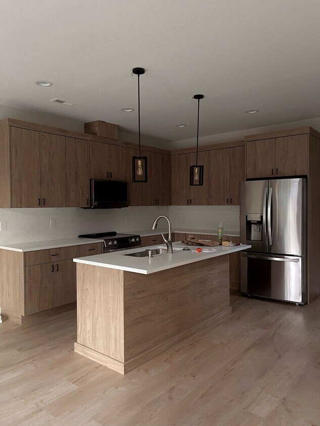 Building Photo - 18093 SE Madison Way