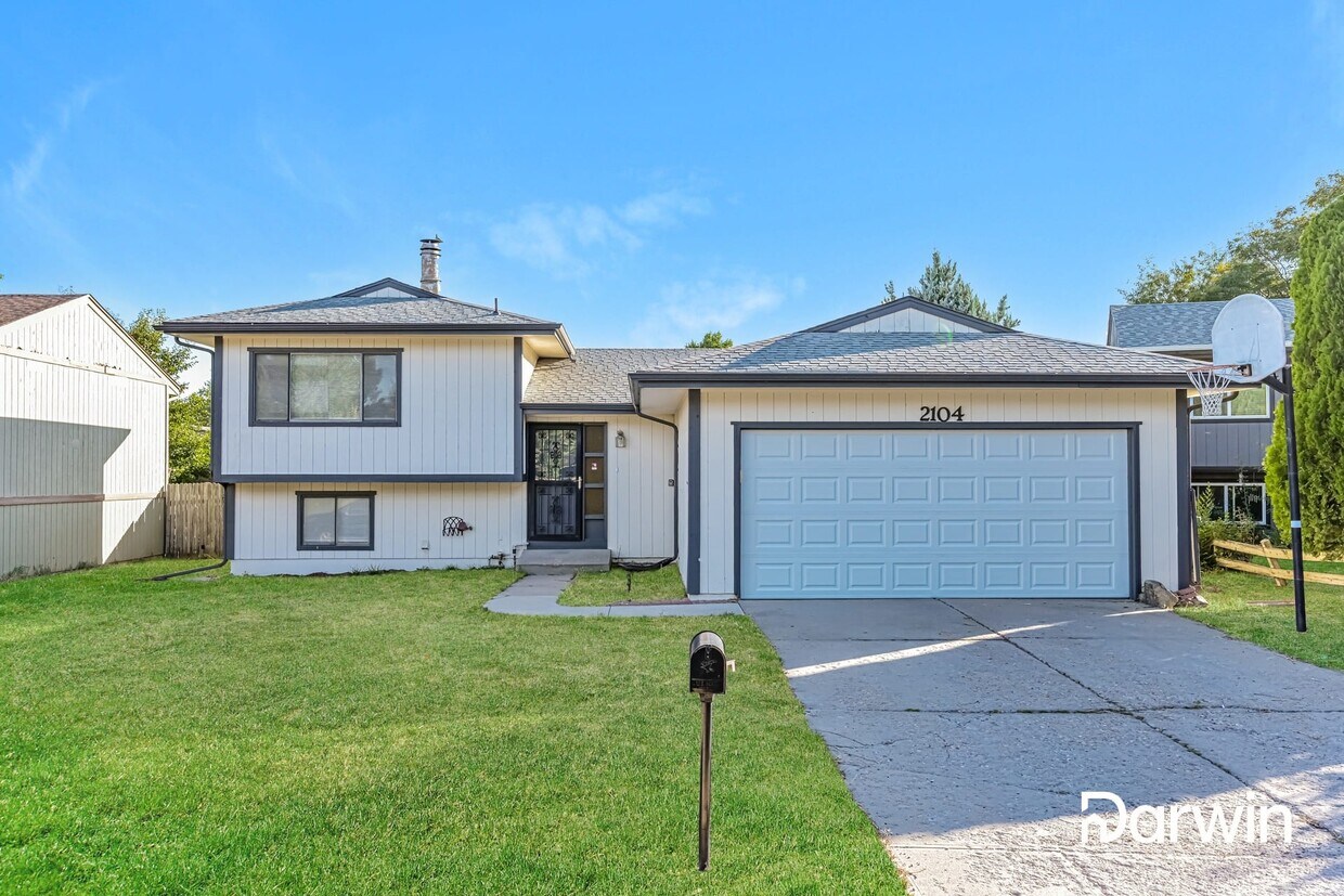 Primary Photo - 2104 35th St Ct