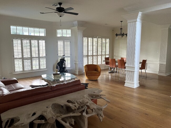 Foto del edificio - 5707 Honor Ct