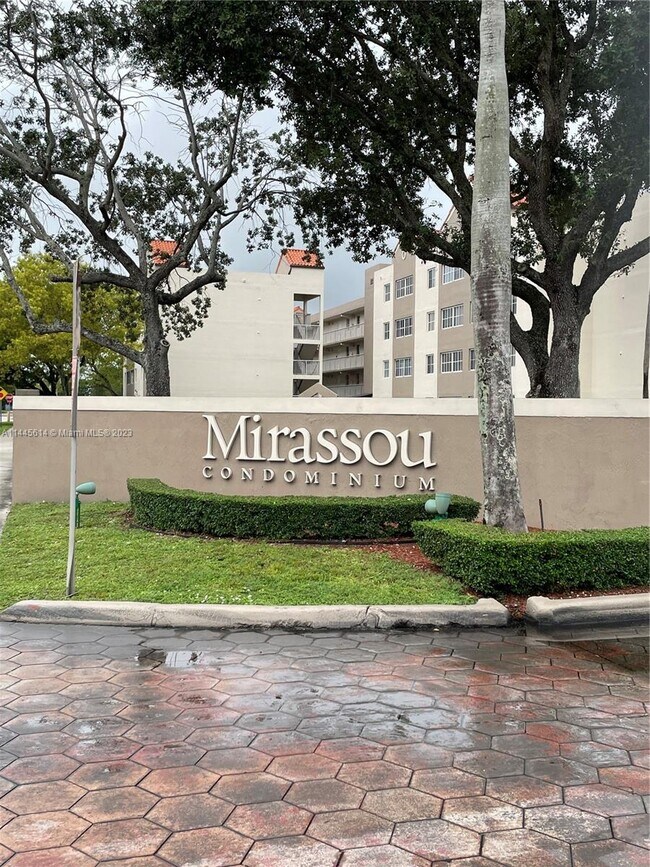 Foto del edificio - 6135 NW 186th St