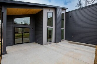 Building Photo - 4 Romine Pl