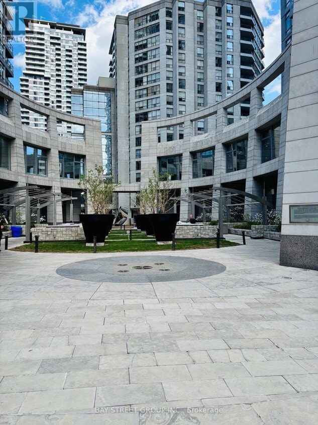 Primary Photo - 2181-2181 Yonge St