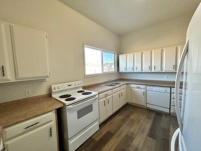 Foto del edificio - 904 Dresslerville Rd