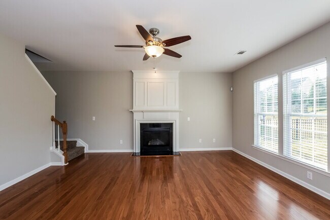 Building Photo - 10835 River Oaks Dr NW