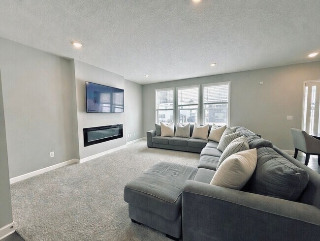 Foto del edificio - Beautiful New Construction 5bed 4bath Home in Otsego