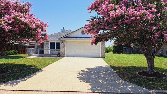 Building Photo - 804 Moon Glow Dr