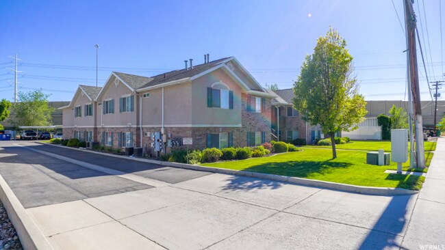 Building Photo - 1025 N 1025 W