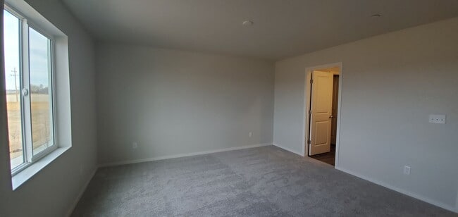 Building Photo - 2720 Barnstormer St