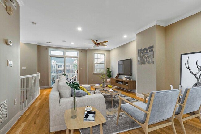 Foto del edificio - 389 Kingston Ct