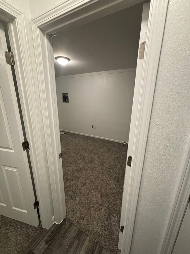 Building Photo - Tedmark Duplex 2