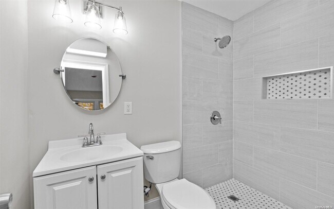 Foto del edificio - 18 Canine Rd