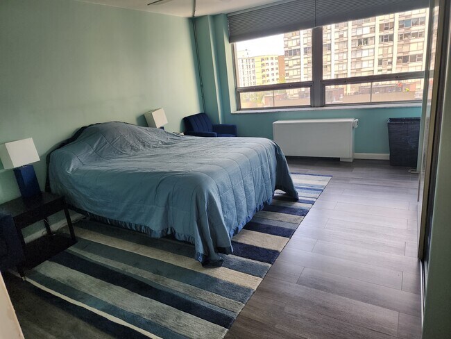 Foto del edificio - 5701 N Sheridan Rd