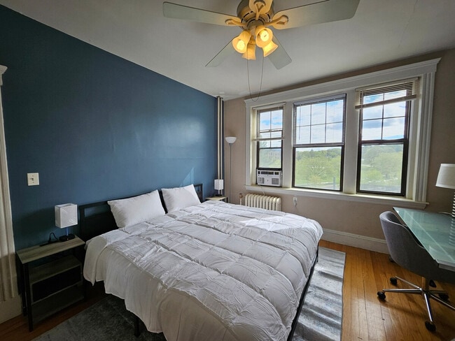 Foto del edificio - 355 Chestnut Hill Ave