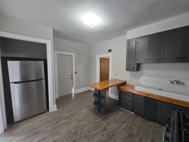 Foto del edificio - 3524 Cass St