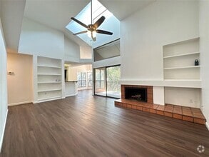 Building Photo - 4711 Spicewood Springs Rd
