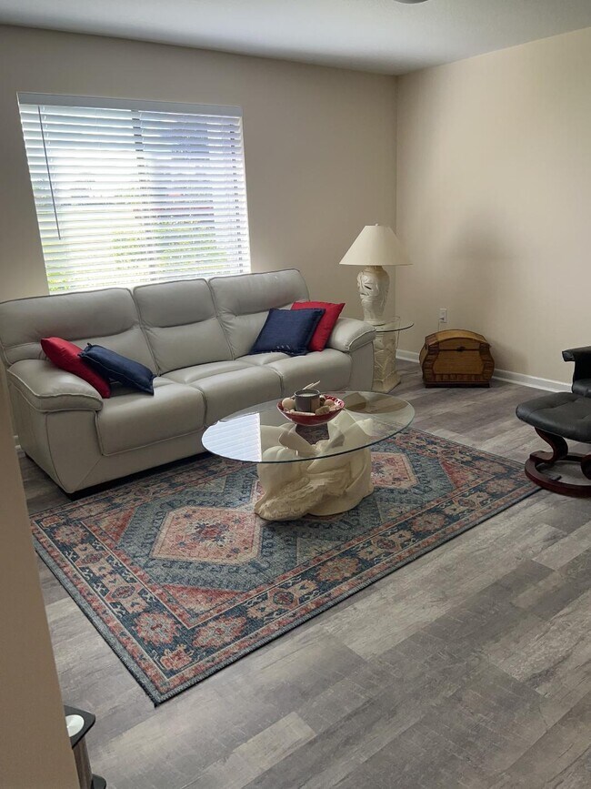 Foto del edificio - 5403 SE Miles Grant Rd