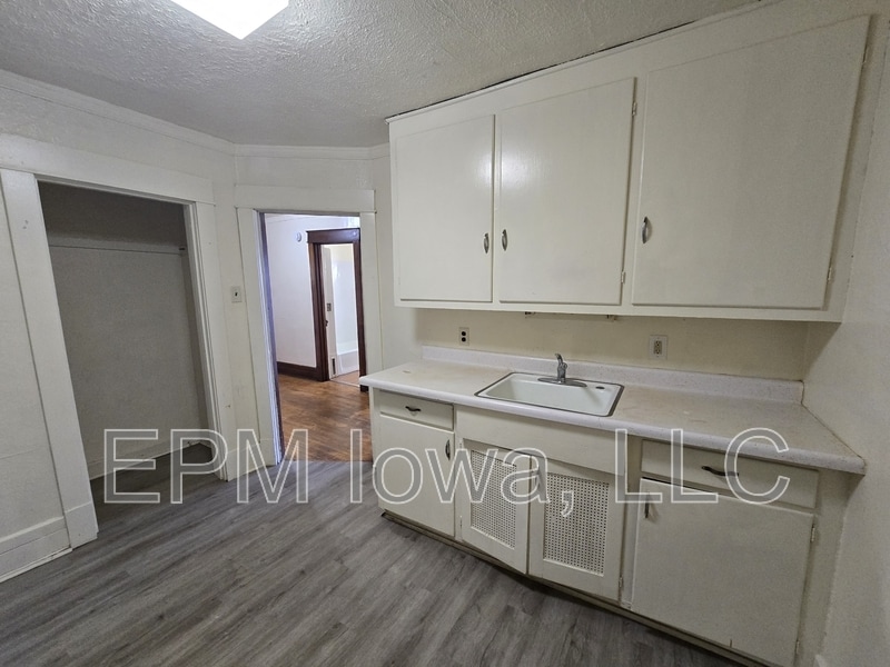 Primary Photo - 120 1/2 Harrison Street