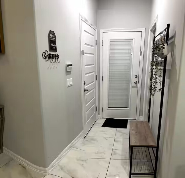 Foto del edificio - 3402 Las Vistas Ln