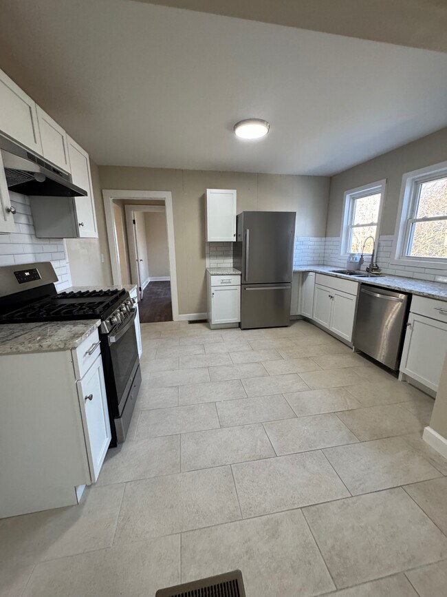 Foto del edificio - 29 Fairview Ave