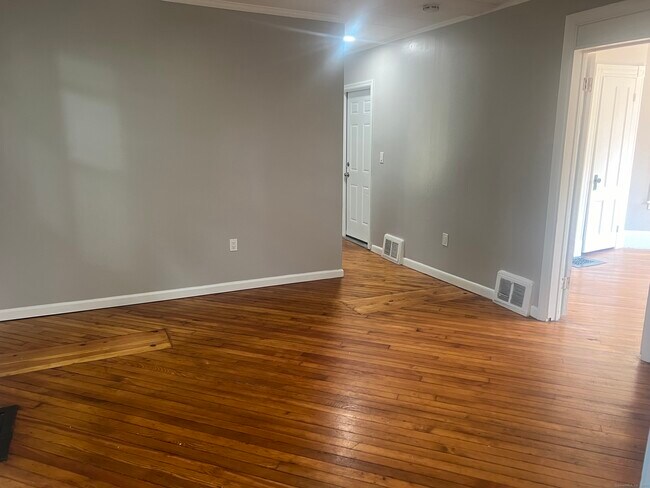 Building Photo - 224 Millville Ave