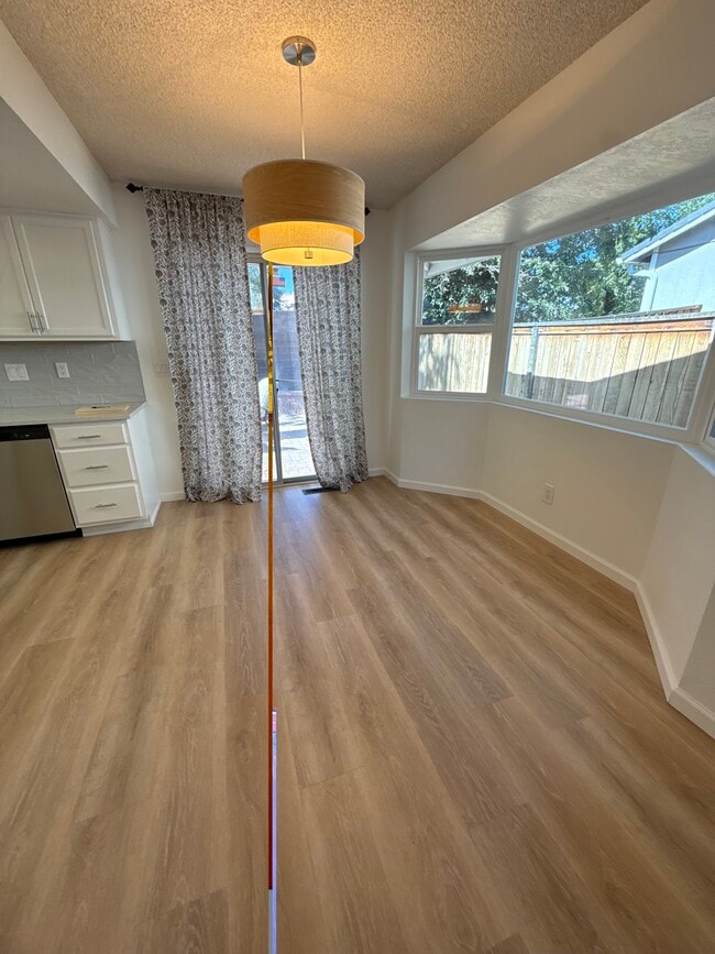 Dining Room - 1818 Fieldcrest Dr