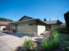 Building Photo - 13610 SE Holgate Blvd