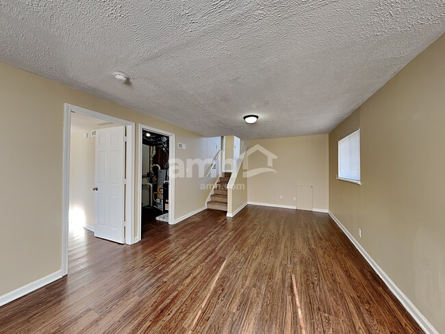 Foto del edificio - 1691 Roosevelt Dr