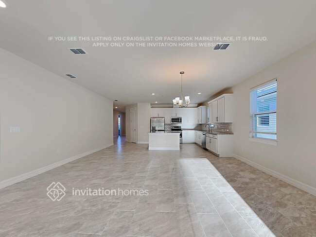 Foto del edificio - 2275 Bluebird Pl